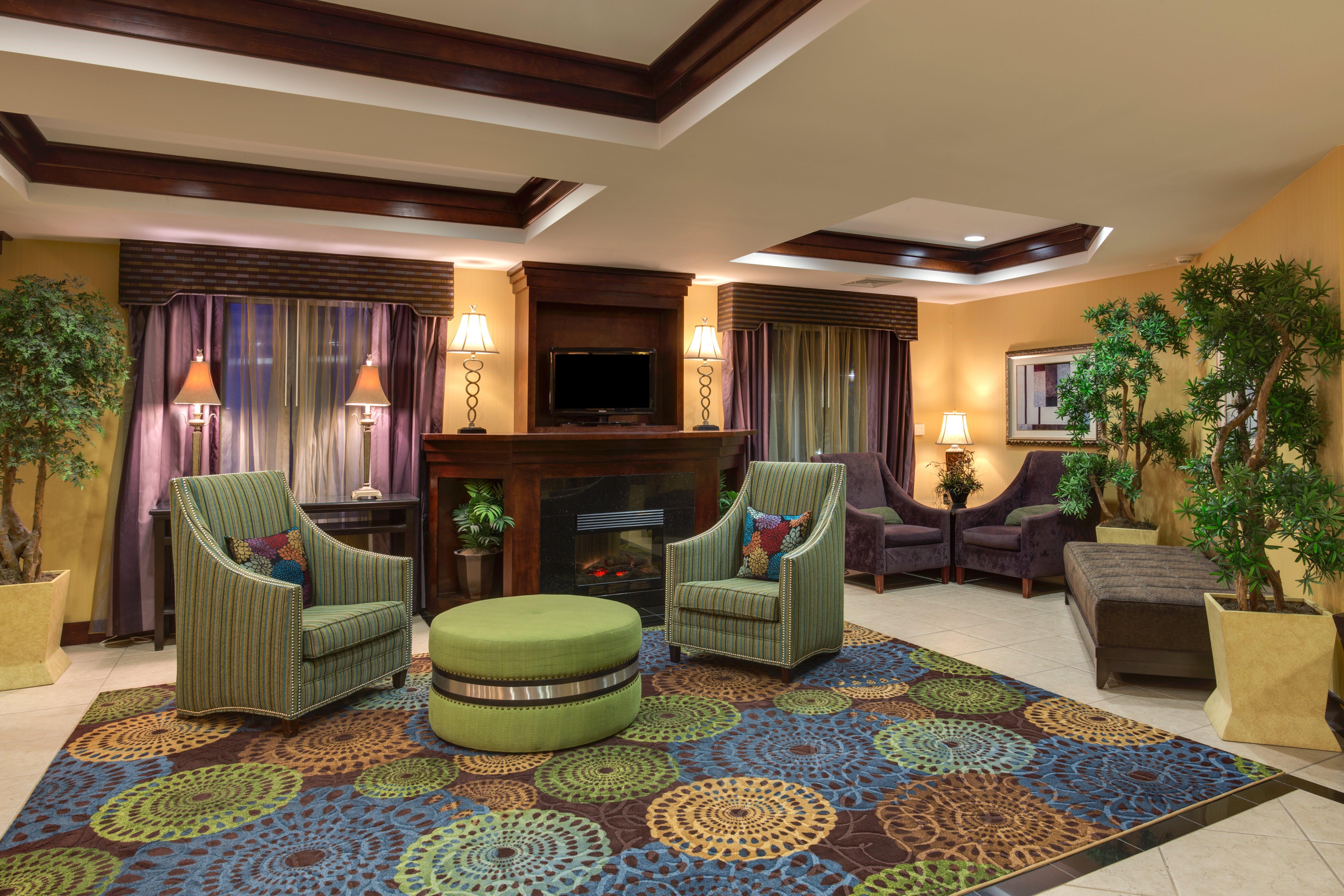 Holiday Inn Express Tower Center New Brunswick By Ihg Іст-Брансвік Екстер'єр фото