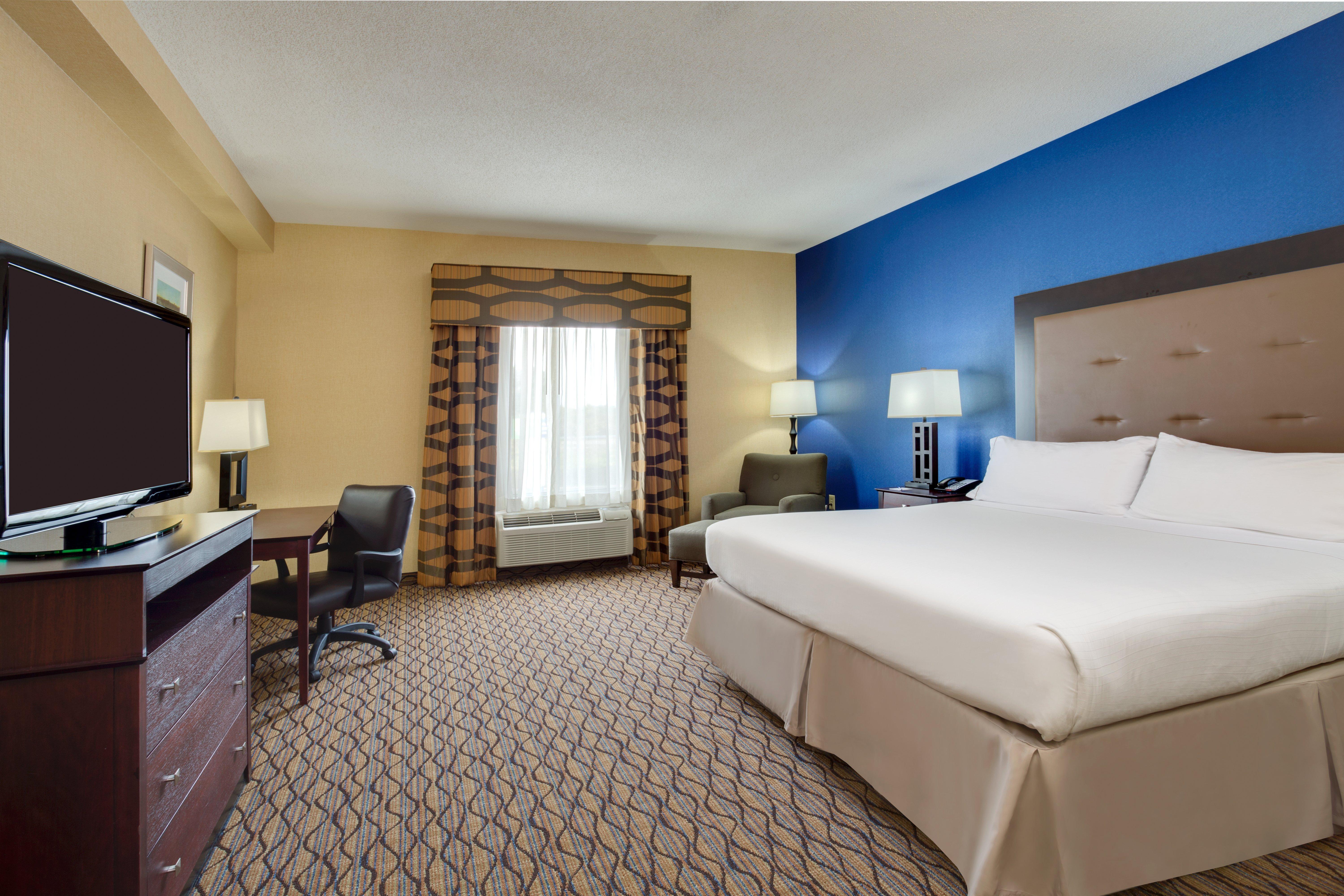Holiday Inn Express Tower Center New Brunswick By Ihg Іст-Брансвік Екстер'єр фото